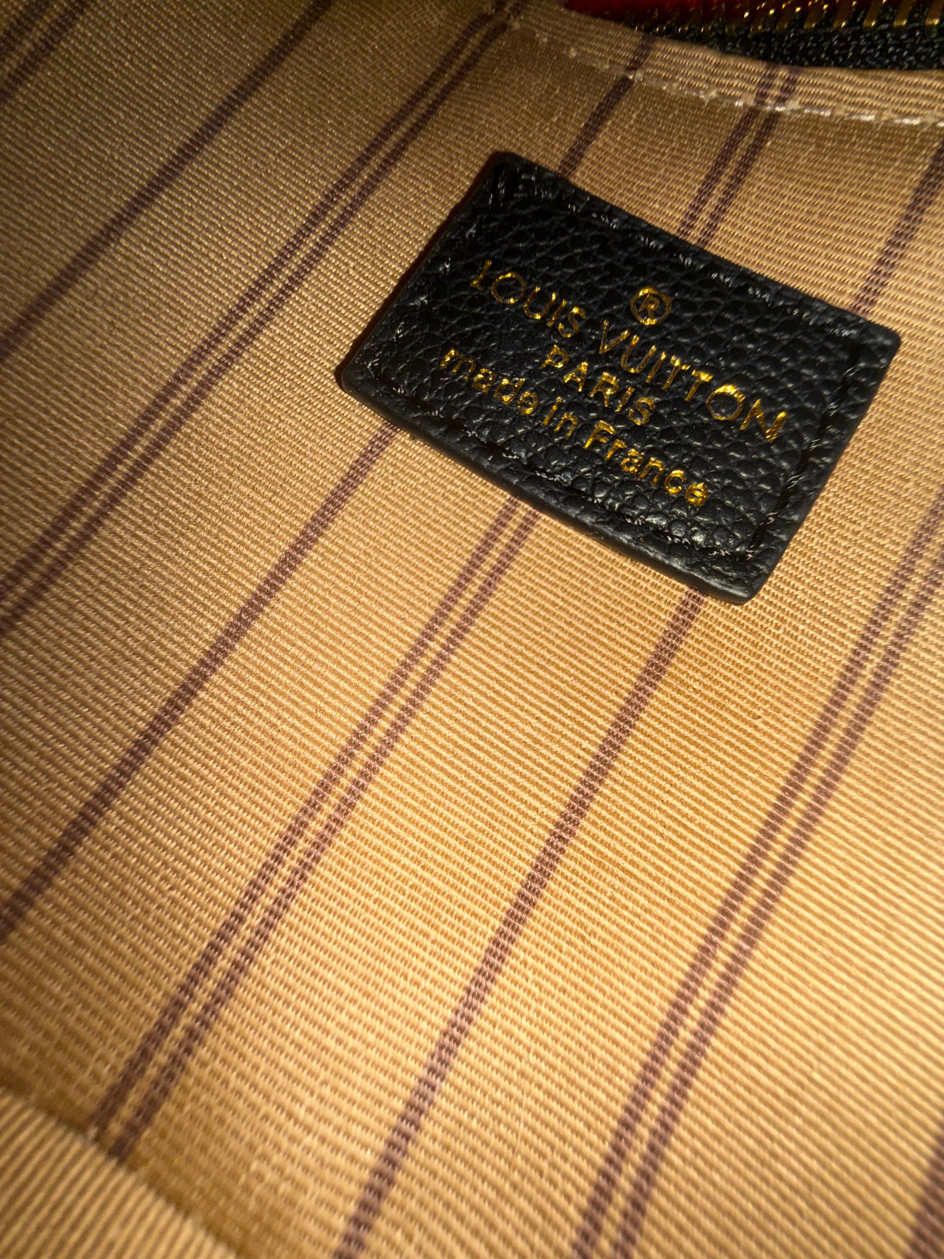 louis vuitton “easy pouch on strap”