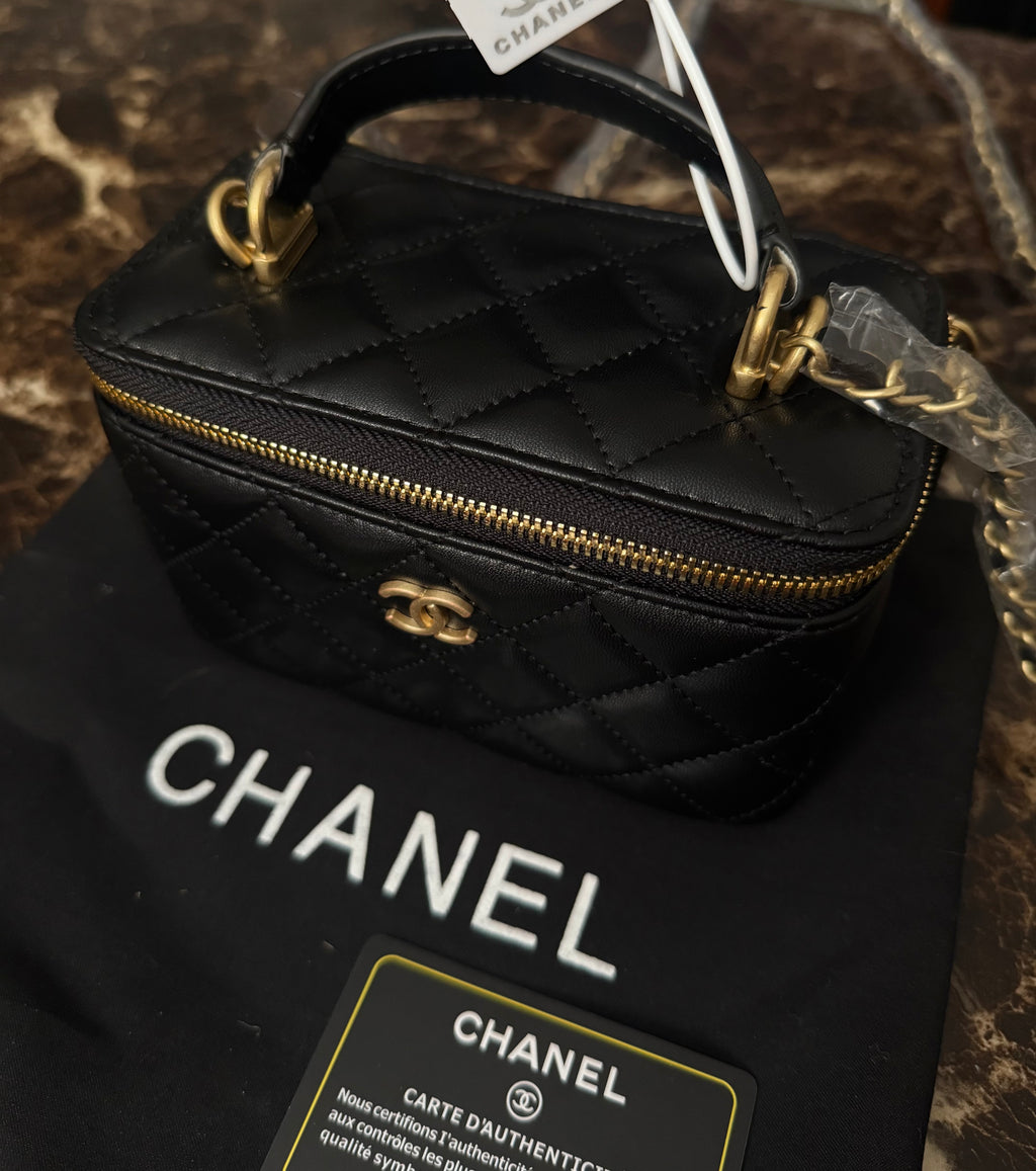 CHANEL VANITY